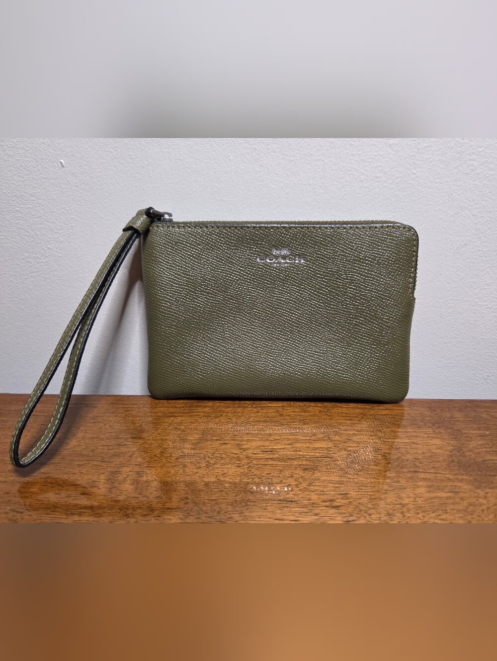 Olive Green Coach Corner Zip Wristlet Crafted In Crossgrain Leather 6"x4"
